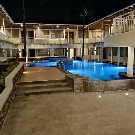 Arkeo Hotel Бандунг Экстерьер фото
