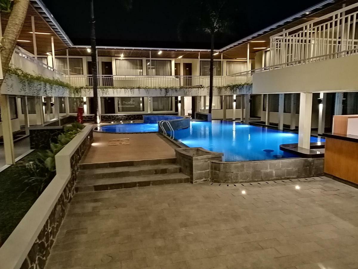 Arkeo Hotel Бандунг Экстерьер фото