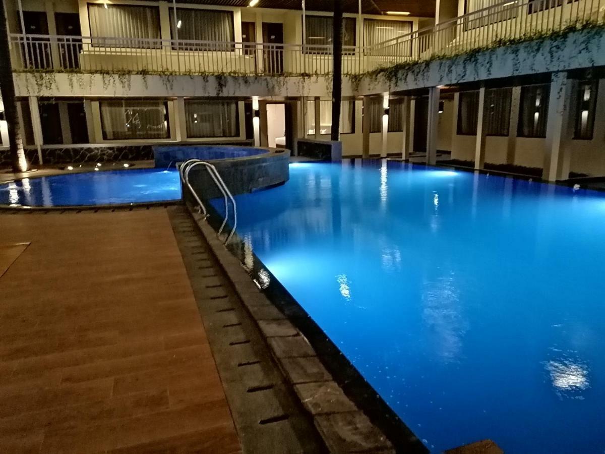 Arkeo Hotel Бандунг Экстерьер фото