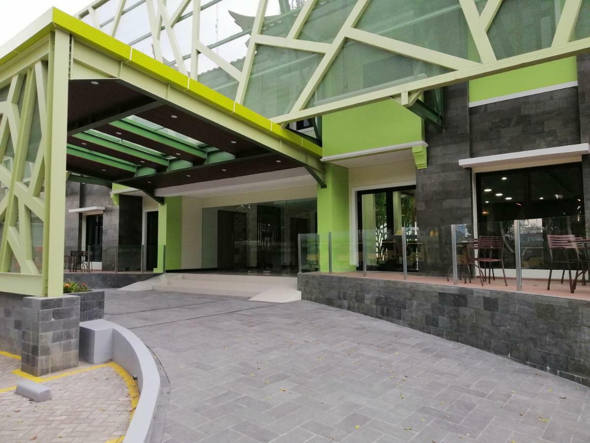 Arkeo Hotel Бандунг Экстерьер фото